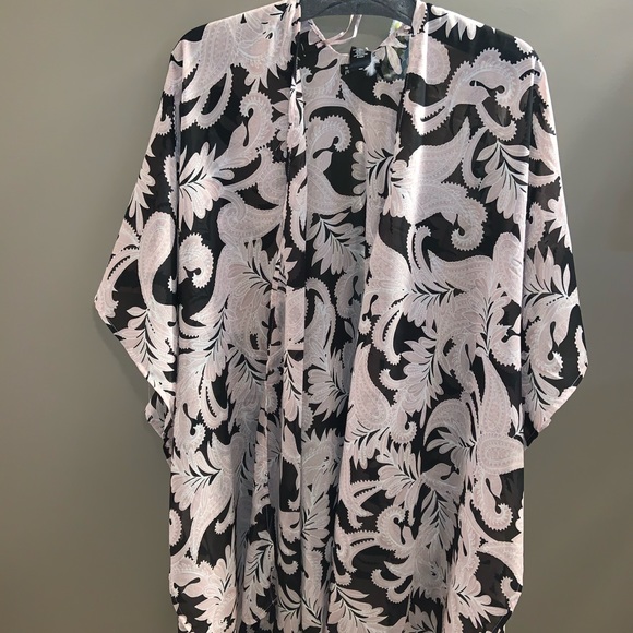 Kimono - Picture 1 of 2